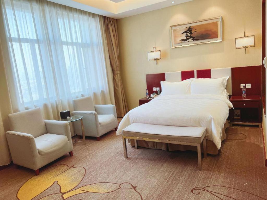 Qingdao Blue Horizon Hotel Licang Екстериор снимка