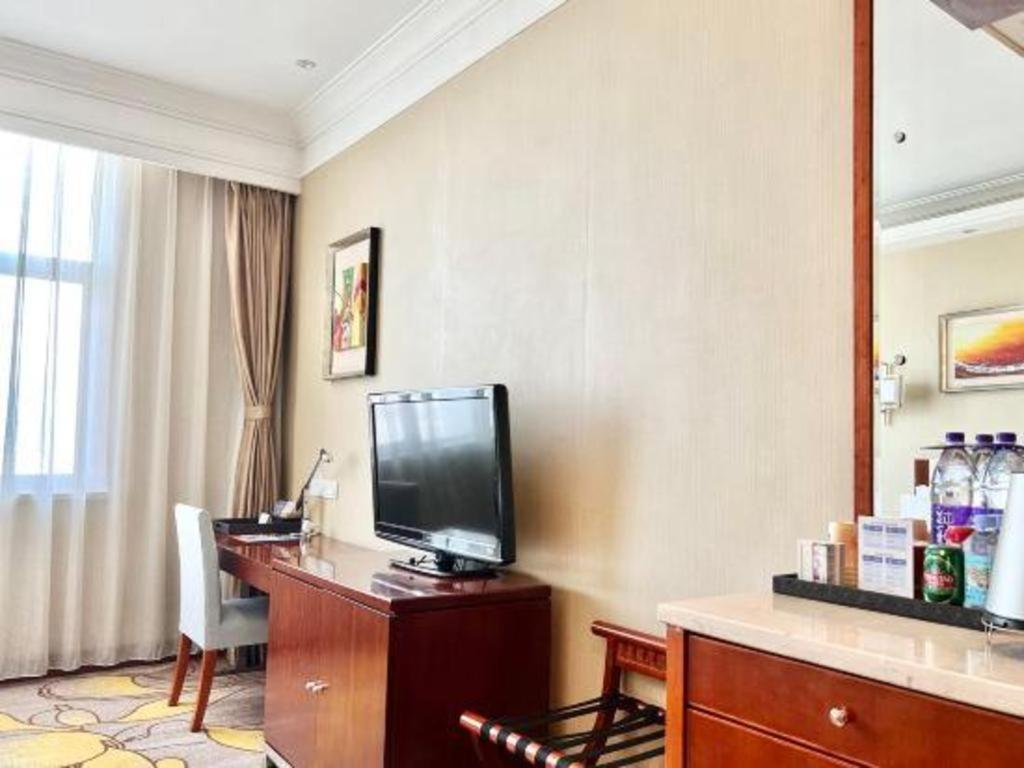 Qingdao Blue Horizon Hotel Licang Екстериор снимка