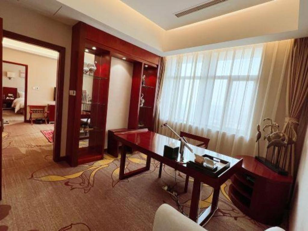 Qingdao Blue Horizon Hotel Licang Екстериор снимка